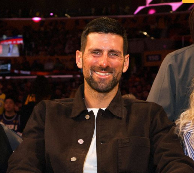 TK体育-德约科维奇迎来三赛季高光表现，湖人球迷沸腾！的简单介绍