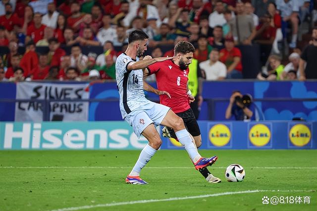 TK体育-关于C罗爆冷击败巴塞罗那，高光表现引爆全场！的信息